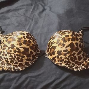 Victoria's Secret Miraculous Plunge Push-Up Bra